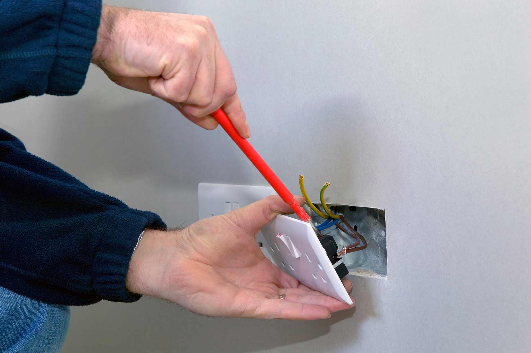 Our electricians can install plug sockets for domestic and commercial proeprties in Chard and the local area. 